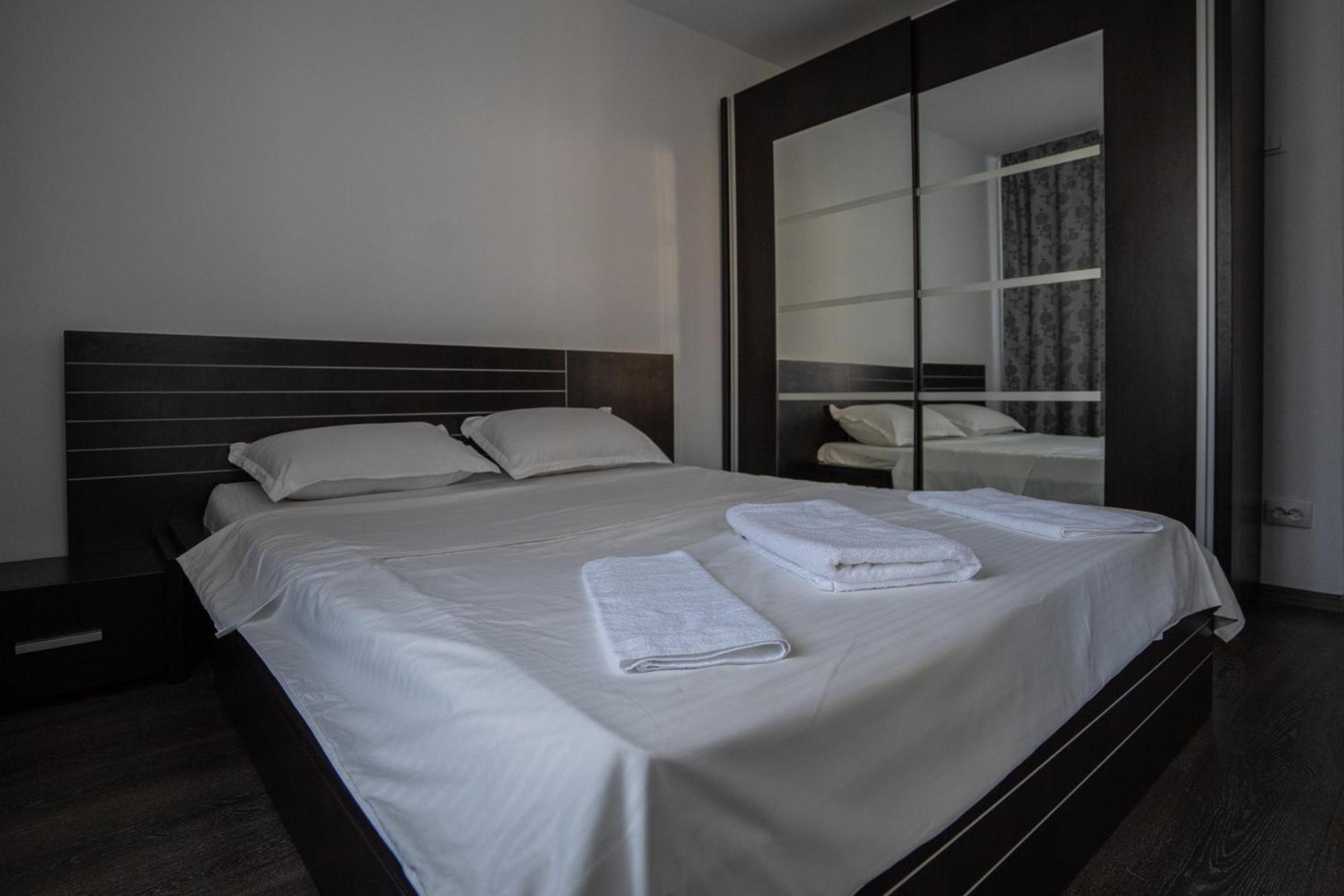 Apartament M & S Bukarest Kültér fotó